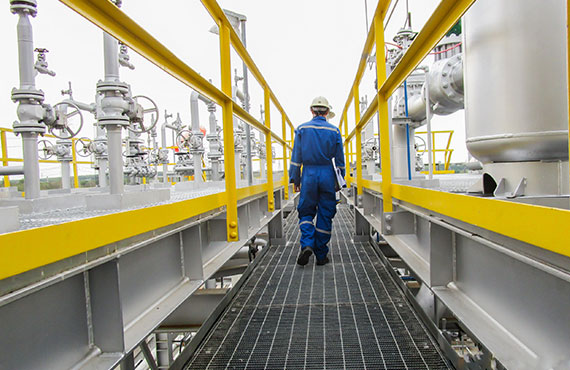 The unit feed valve is challenging as it can cause swings in the amount of conversion through the hydrocracker unit.  The unit feed valve is challenging as it can cause swings in the amount of conversion through the hydrocracker unit.